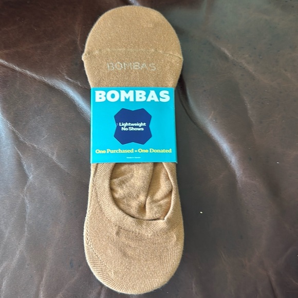 Bombas Other - COPY - NEW Mens Bombas low cut now-show socks stay put heel grip